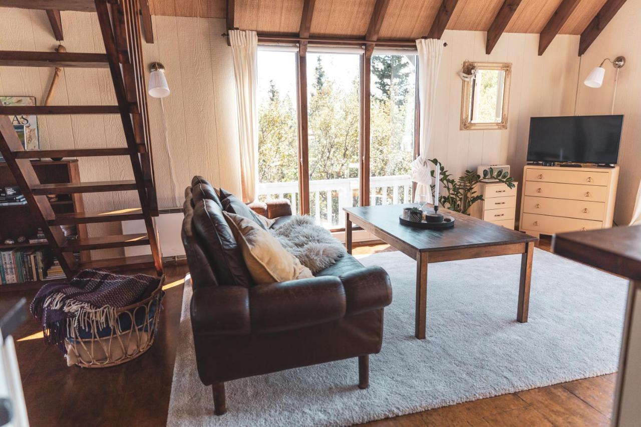 Bjoerk - A Cozy Hilltop Cottage - Great Location! Blaskogabyggd Εξωτερικό φωτογραφία